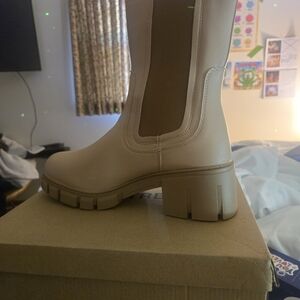 Stylish Tan Women's Boots